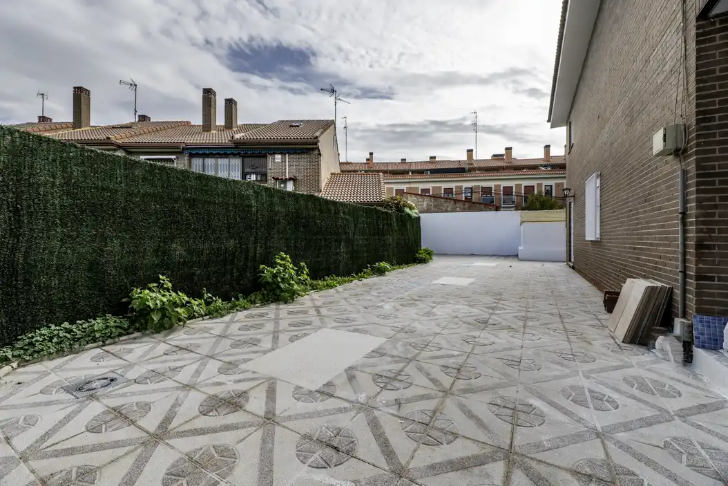 Outdoor patio finished with slip-resistant tiles